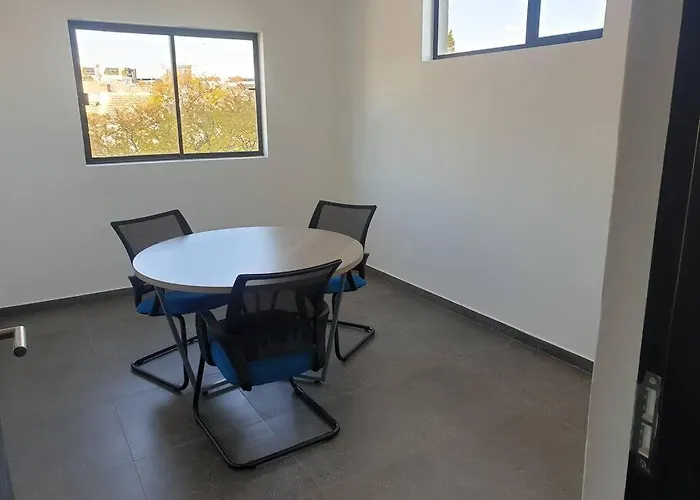 Sophiscated Upmarket One Bedroom Apartment