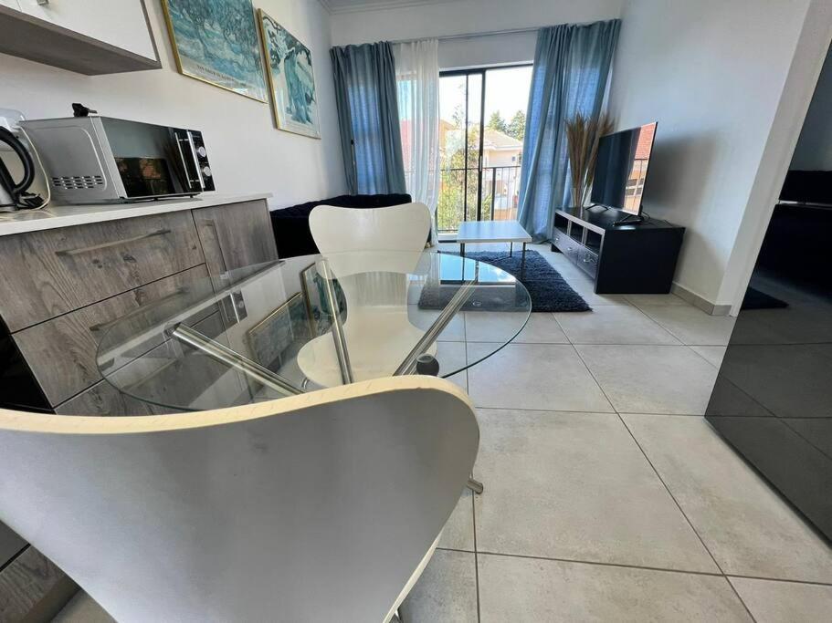 Sophiscated Upmarket One Bedroom Appartement