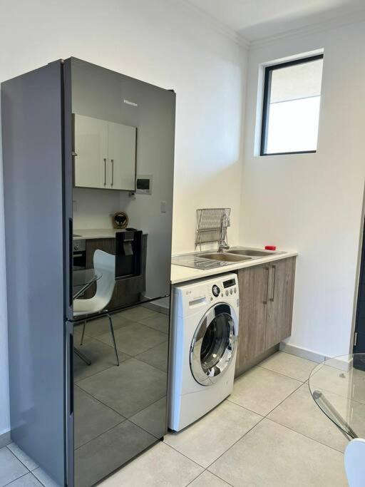 Sophiscated Upmarket One Bedroom Appartement *