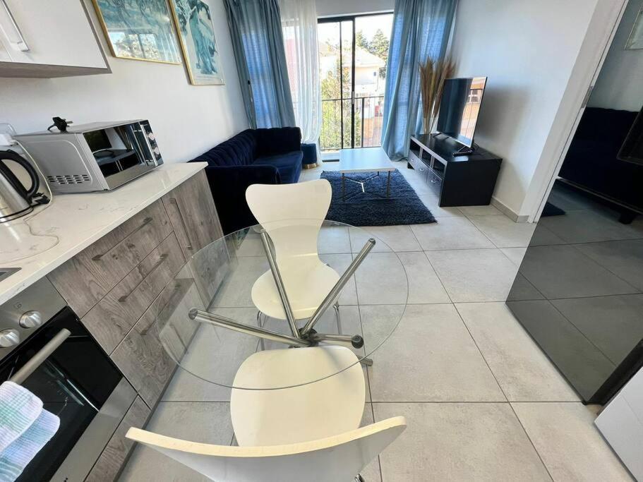 Sophiscated Upmarket One Bedroom Appartement Johannesburg